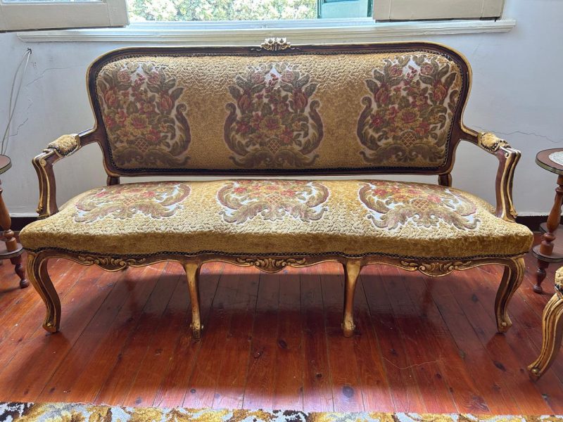 صالون مدهب كامل كالجديد