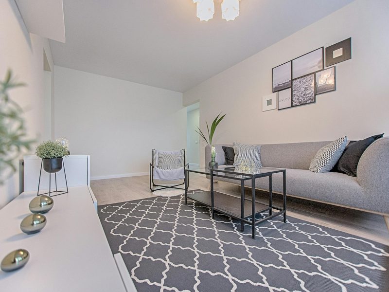 شقة للبيع بالتجمع الخامس بمقدم 2.5 مليون والباقي بالتقسيط