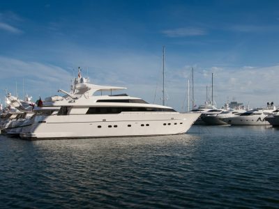 Liveaboard boat for sale